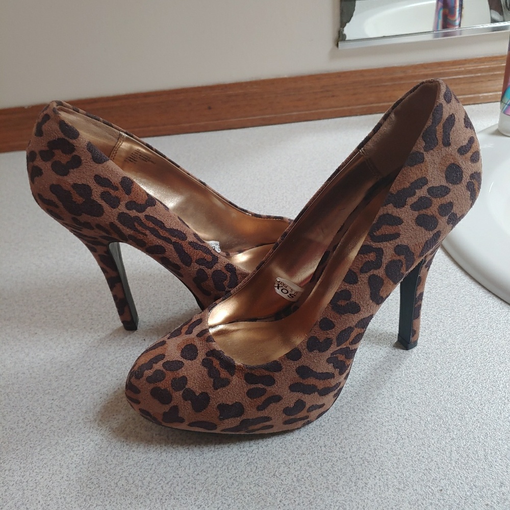 Beautiful Leapard Print Heels